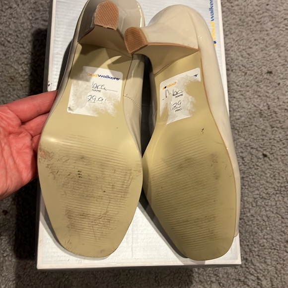 NWOT Avenue Debra Beige Open Toe Pump Heels 9W - Picture 6 of 7